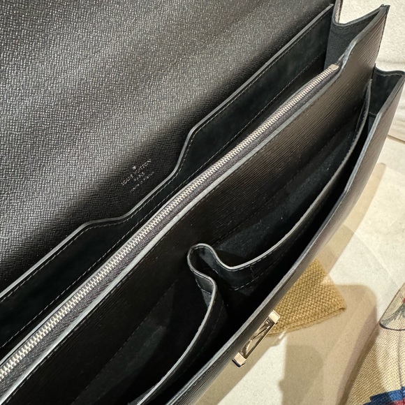 Louis Vuitton briefcase. Double compartments. Epi Leather. - Picture 14 of 14